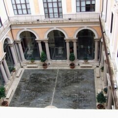 Rome, IT: Courtyard (4 of 5)